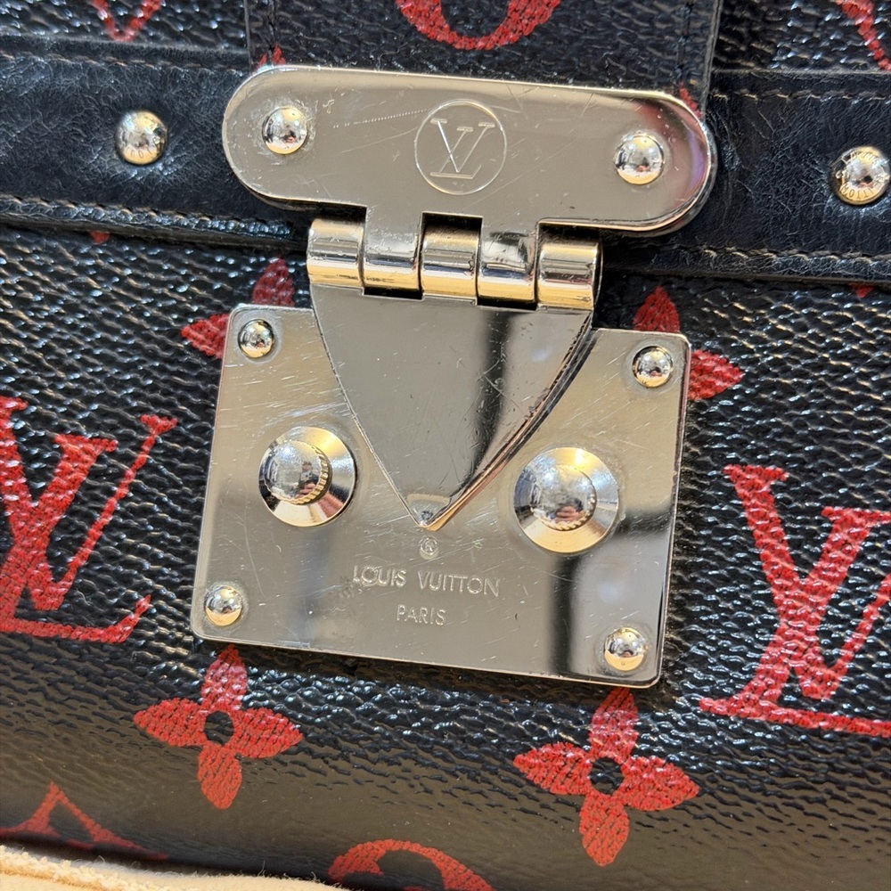 Petite Malle Soft Handbag Limited Edition Monogram Infrarouge MM trunk - Picture 4 of 14